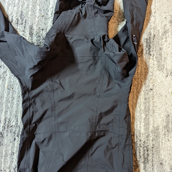 Sierra Designs waterproof/breathable shell, in great condition, size small - Picture 4 of 12